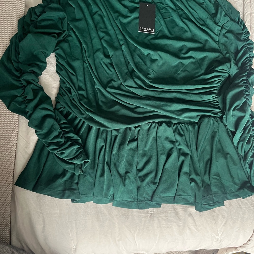 Elegant Green Long Sleeve Top - Picture 3 of 4